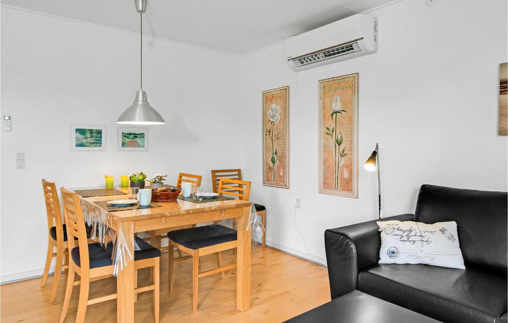 1 Bedroom Cozy Home In รีเบอ ภายนอก รูปภาพ